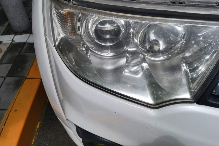 Used Mitsubishi Pajero Sport 2013 3.0L Automatic 4x4 Flagship Edition Right Front Headlight