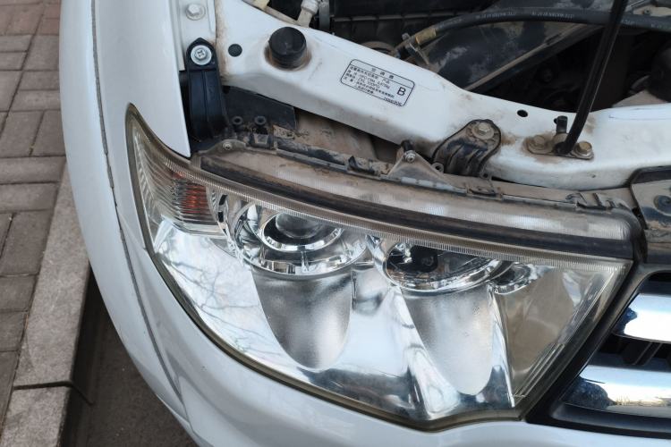 Used Mitsubishi Pajero Sport 2013 3.0L Automatic 4x4 Flagship Edition Right Front Headlight