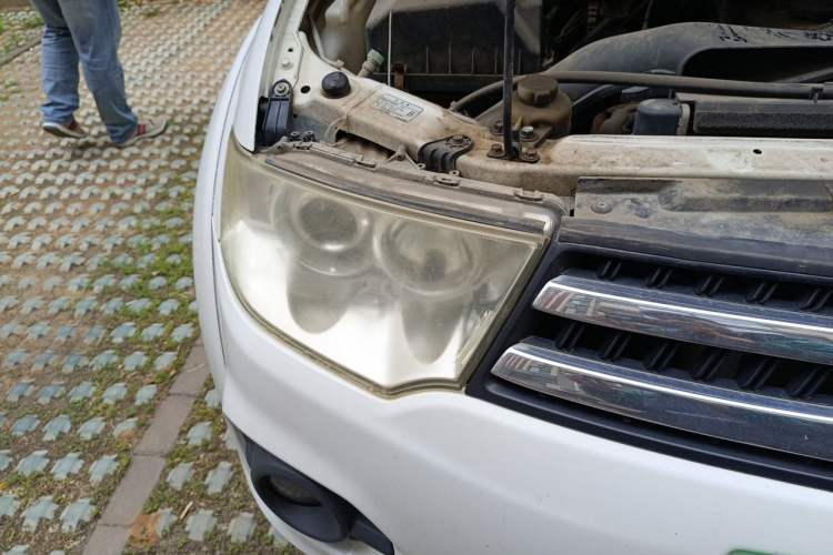 Used Mitsubishi Pajero Sport 2013 2.4L Manual Two-Wheel Drive Comfort Edition Right Front Headlight