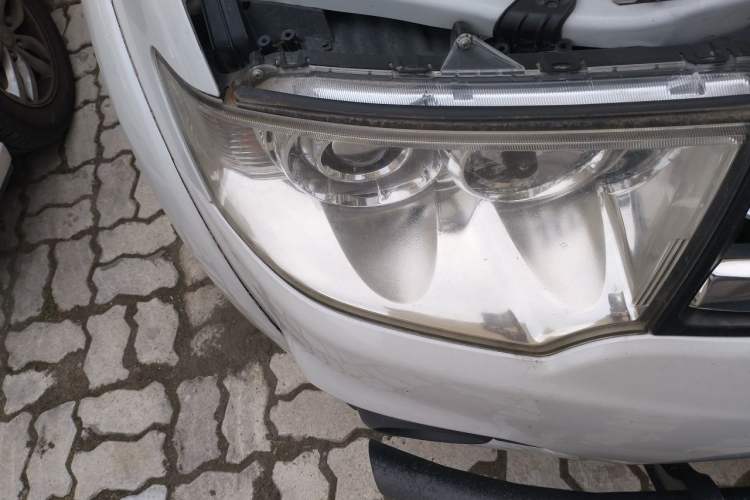 Used Mitsubishi Pajero Sport 2013 3.0L Automatic 4x4 Executive Edition Right Front Headlight