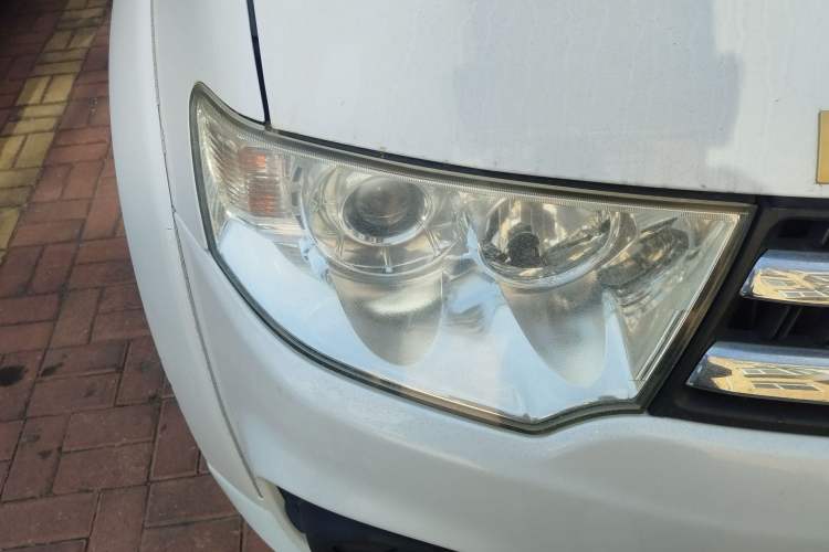 Used Mitsubishi Pajero Sport 2013 3.0L Automatic 4x4 Executive Edition Right Front Headlight