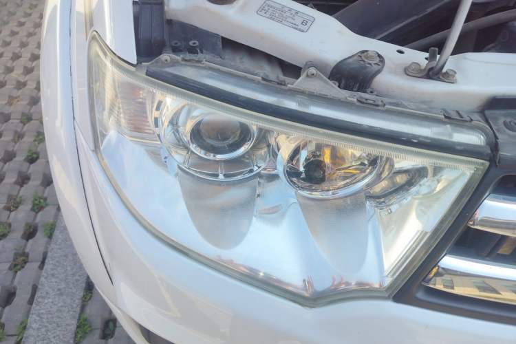 Used Mitsubishi Pajero Sport 2013 3.0L Automatic 4x4 Flagship Edition Right Front Headlight