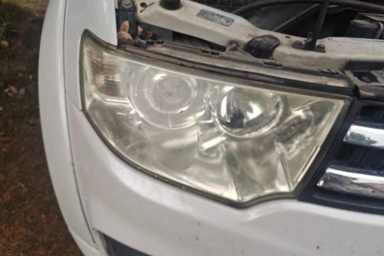 Used Mitsubishi Pajero Sport 2013 3.0L Automatic Two-Wheel Drive Luxury Edition Right Front Headlight