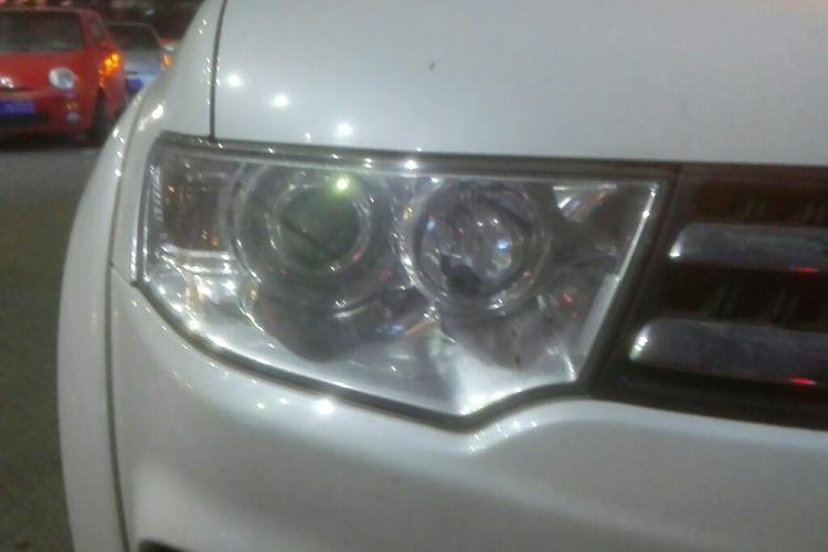 Used Mitsubishi Pajero Sport 2013 3.0L Automatic 4x4 Flagship Edition Right Front Headlight