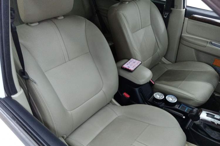 Used Mitsubishi Pajero Sport 2013 3.0L Automatic 4x4 Flagship Edition Right Front Seat