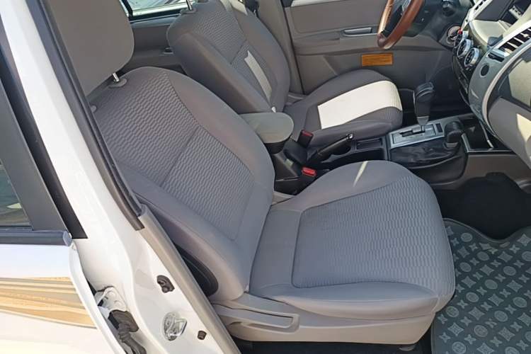 Used Mitsubishi Pajero Sport 2013 3.0L Automatic 4x4 Executive Edition Right Front Seat