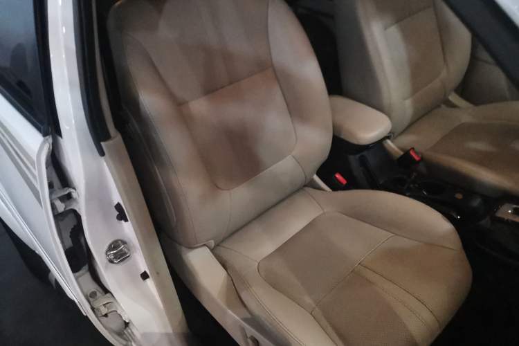 Used Mitsubishi Pajero Sport 2013 3.0L Automatic 4x4 Flagship Edition Right Front Seat