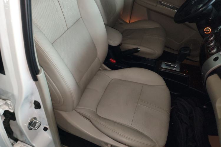 Used Mitsubishi Pajero Sport 2013 3.0L Automatic Two-Wheel Drive Luxury Edition Right Front Seat