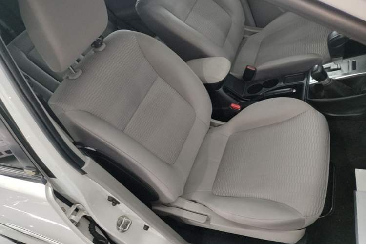 Used Mitsubishi Pajero Sport 2013 3.0L Automatic 4x4 Executive Edition Right Front Seat