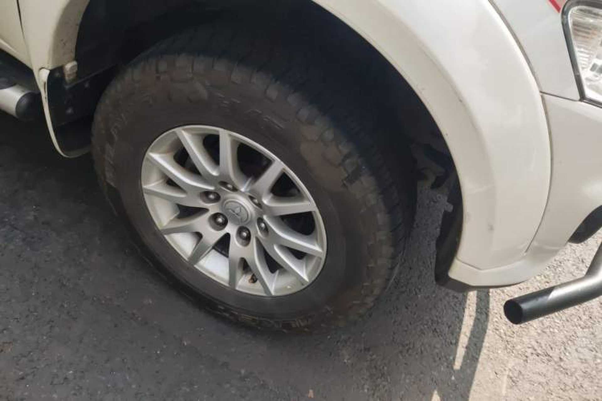 Used Mitsubishi Pajero Sport 2013 3.0L Automatic 4x4 Flagship Edition Right Front Wheel Hub