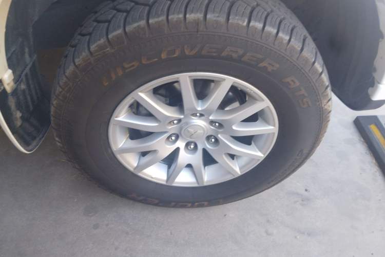 Used Mitsubishi Pajero Sport 2013 3.0L Automatic 4x4 Flagship Edition Right Front Wheel Hub