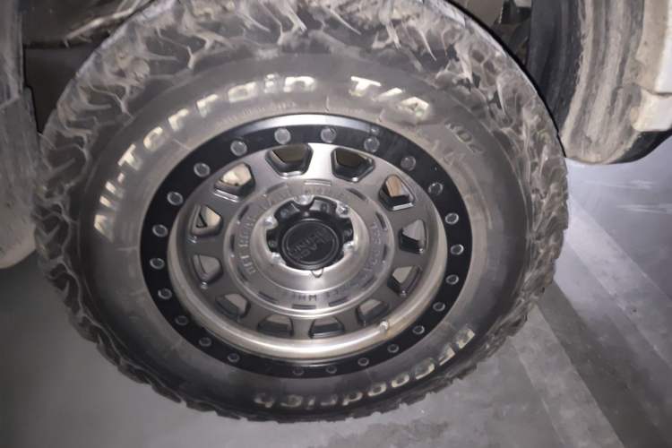 Used Mitsubishi Pajero Sport 2013 3.0L Automatic 4x4 Flagship Edition Right Front Wheel Hub