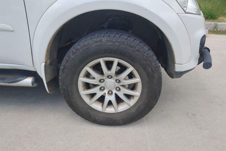 Used Mitsubishi Pajero Sport 2013 3.0L Automatic 4x4 Flagship Edition Right Front Wheel Hub