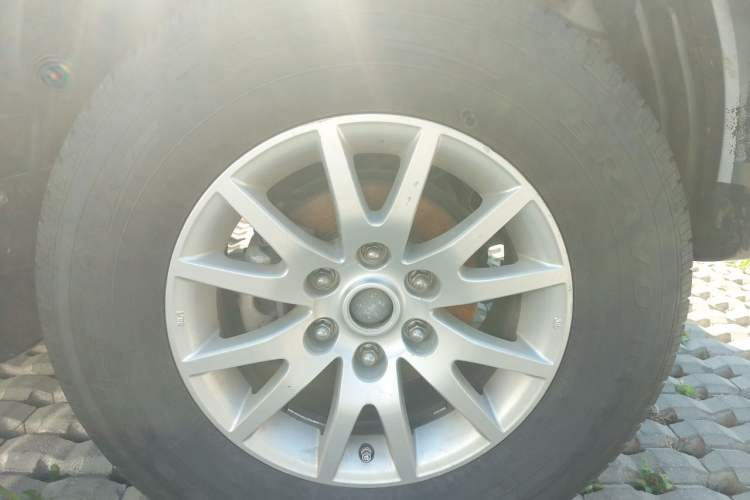 Used Mitsubishi Pajero Sport 2013 3.0L Automatic 4x4 Flagship Edition Right Front Wheel Hub