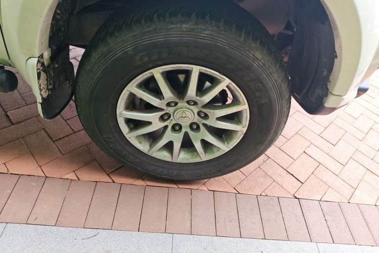 Used Mitsubishi Pajero Sport 2013 3.0L Automatic 4x4 Flagship Edition Right Front Wheel Hub