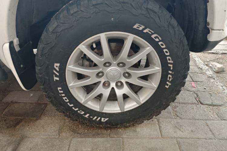 Used Mitsubishi Pajero Sport 2013 3.0L Automatic 4x4 Flagship Edition Right Front Wheel Hub