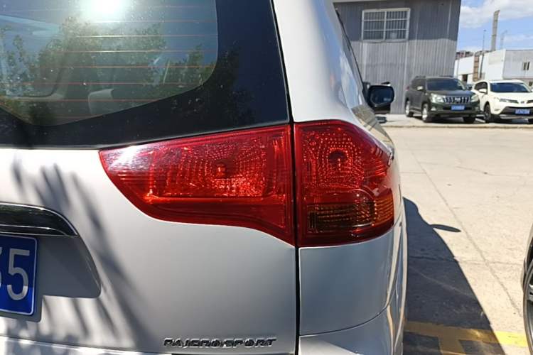 Used Mitsubishi Pajero Sport 2013 3.0L Automatic 4x4 Executive Edition Right Rear Taillight