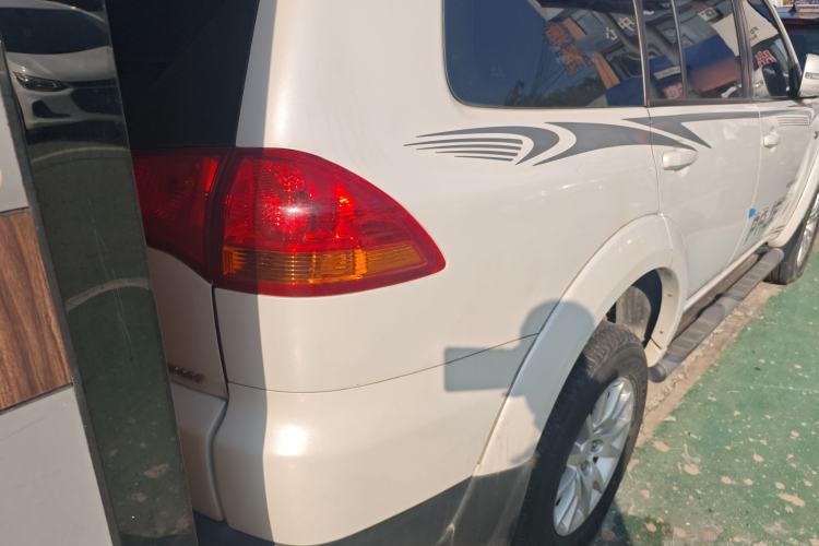 Used Mitsubishi Pajero Sport 2013 2.4L Manual Two-Wheel Drive Comfort Edition Right Rear Taillight