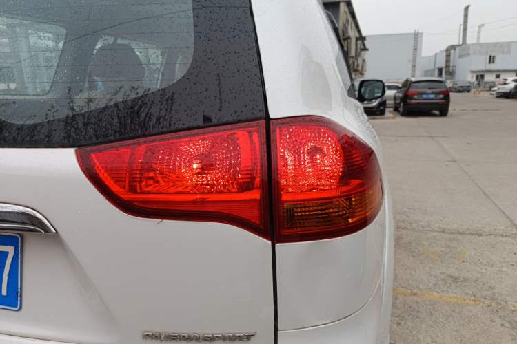 Used Mitsubishi Pajero Sport 2013 3.0L Automatic 4x4 Executive Edition Right Rear Taillight