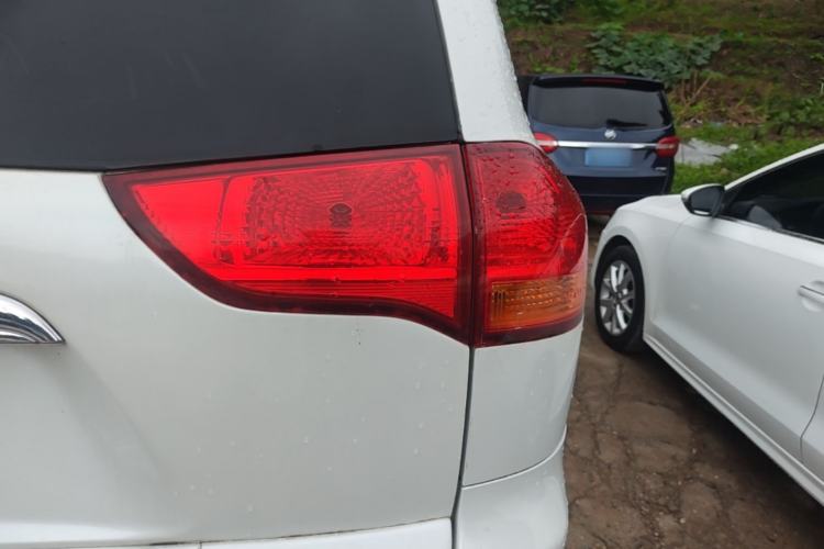 Used Mitsubishi Pajero Sport 2013 3.0L Automatic Two-Wheel Drive Luxury Edition Right Rear Taillight