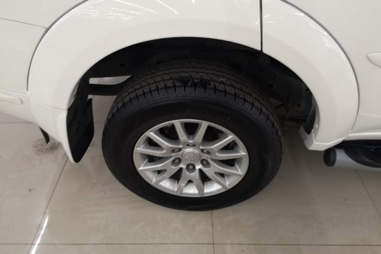 Used Mitsubishi Pajero Sport 2013 3.0L Automatic Two-Wheel Drive Luxury Edition Right Rear Wheel Hub