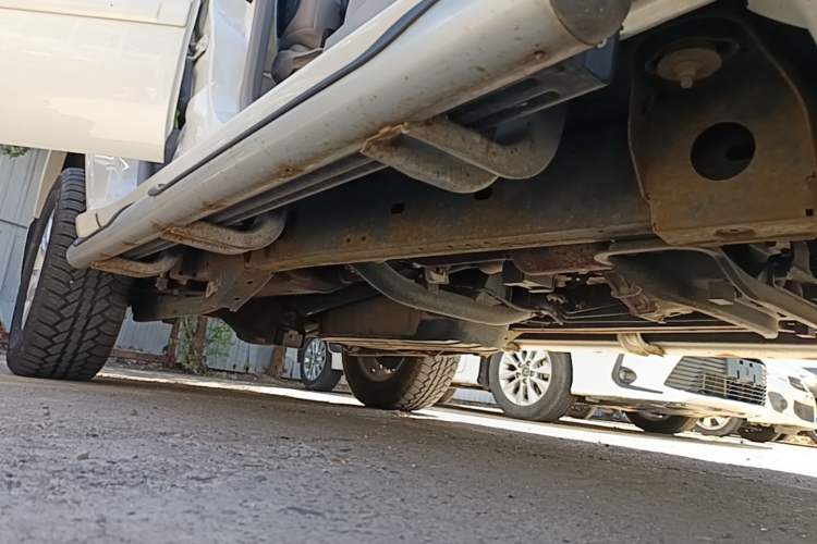 Used Mitsubishi Pajero Sport 2013 3.0L Automatic 4x4 Executive Edition Right Side Sill