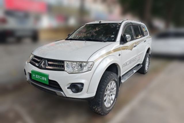 Ojetý Mitsubishi Pajero Sport 2013 3.0L Automatic 4x4 Flagship Edition