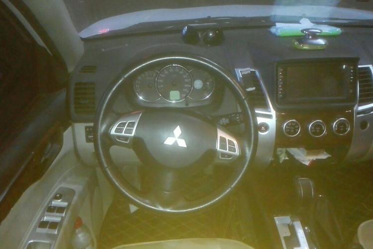 Used Mitsubishi Pajero Sport 2013 3.0L Automatic 4x4 Flagship Edition Steering Wheel
