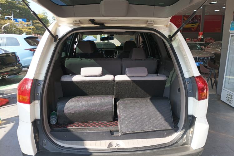 Used Mitsubishi Pajero Sport 2013 2.4L Manual Two-Wheel Drive Comfort Edition Trunk