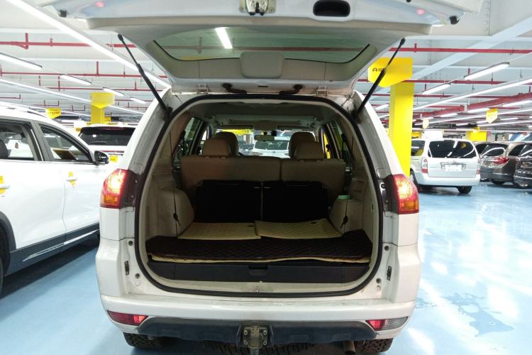 Used Mitsubishi Pajero Sport 2013 3.0L Automatic 4x4 Flagship Edition Trunk