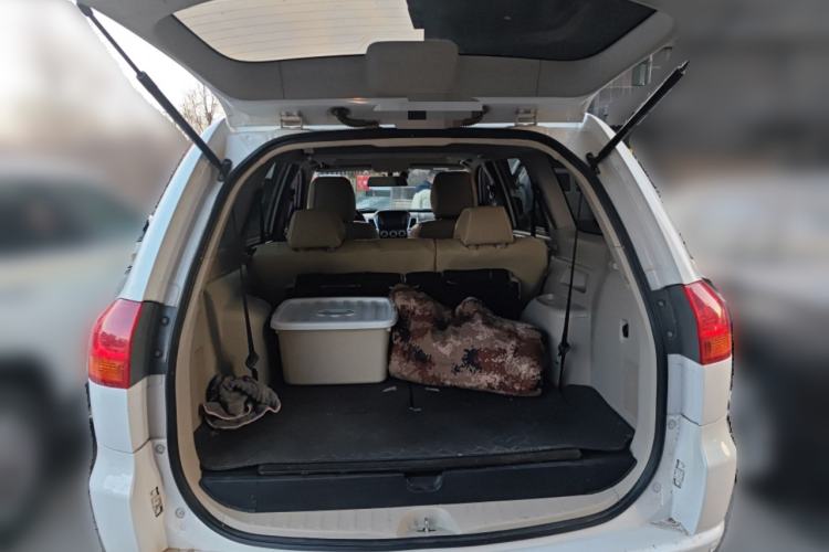 Used Mitsubishi Pajero Sport 2013 3.0L Automatic 4x4 Flagship Edition Trunk