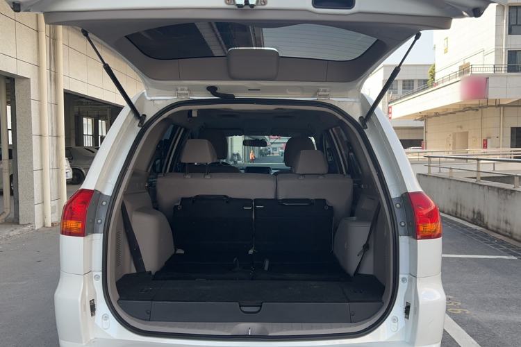 Used Mitsubishi Pajero Sport 2013 3.0L Automatic 4x4 Executive Edition Trunk