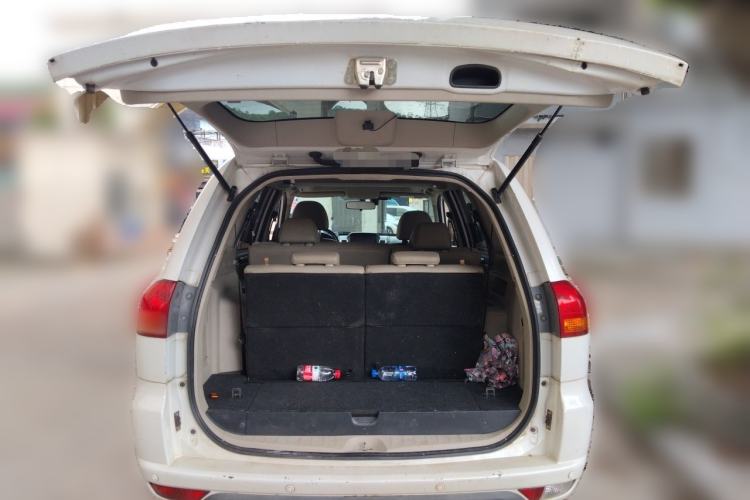 Used Mitsubishi Pajero Sport 2013 3.0L Automatic 4x4 Flagship Edition Trunk