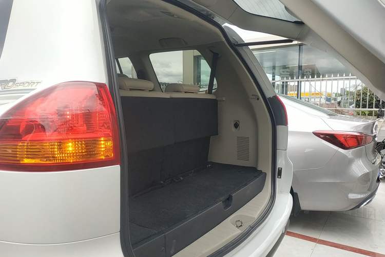 Used Mitsubishi Pajero Sport 2013 3.0L Automatic Two-Wheel Drive Luxury Edition Trunk