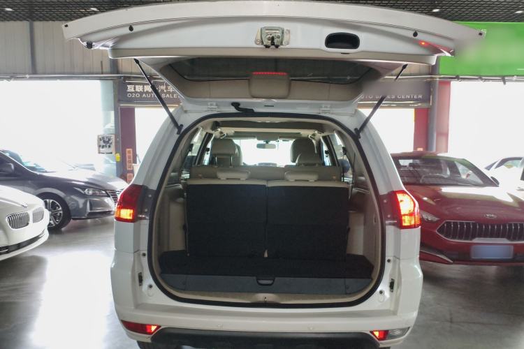Used Mitsubishi Pajero Sport 2013 3.0L Automatic Two-Wheel Drive Luxury Edition Trunk