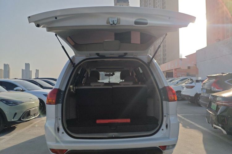 Used Mitsubishi Pajero Sport 2013 3.0L Automatic 4x4 Flagship Edition Trunk
