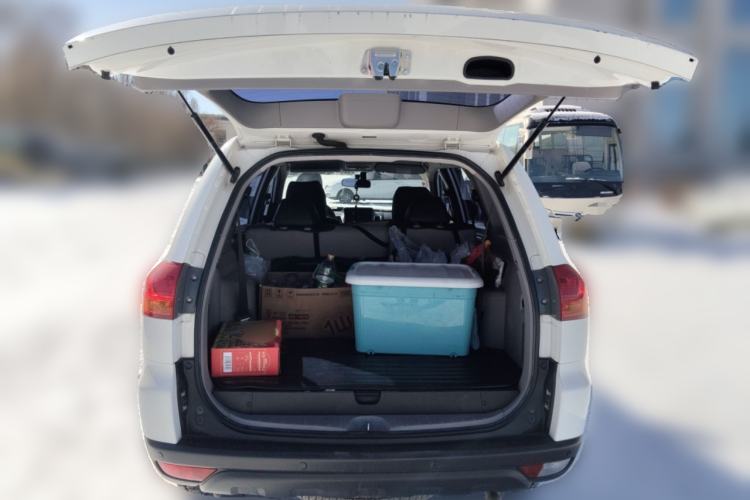 Used Mitsubishi Pajero Sport 2013 2.4L Manual Two-Wheel Drive Comfort Edition Trunk