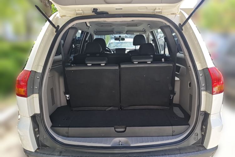 Used Mitsubishi Pajero Sport 2013 2.4L Manual Two-Wheel Drive Comfort Edition Trunk