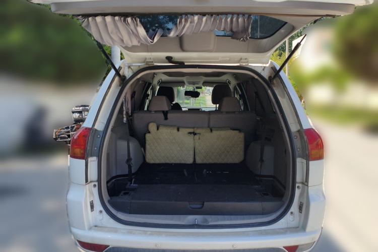 Used Mitsubishi Pajero Sport 2013 3.0L Automatic 4x4 Executive Edition Trunk
