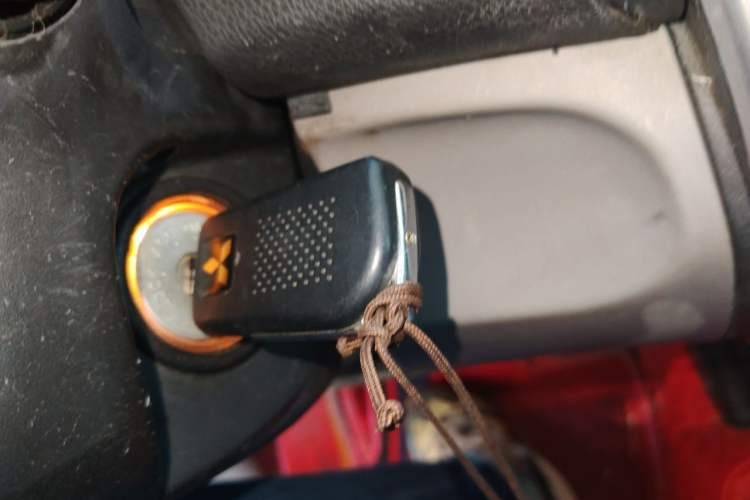 Used Mitsubishi Pajero Sport 2013 3.0L Automatic 4x4 Executive Edition Vehicle Key
