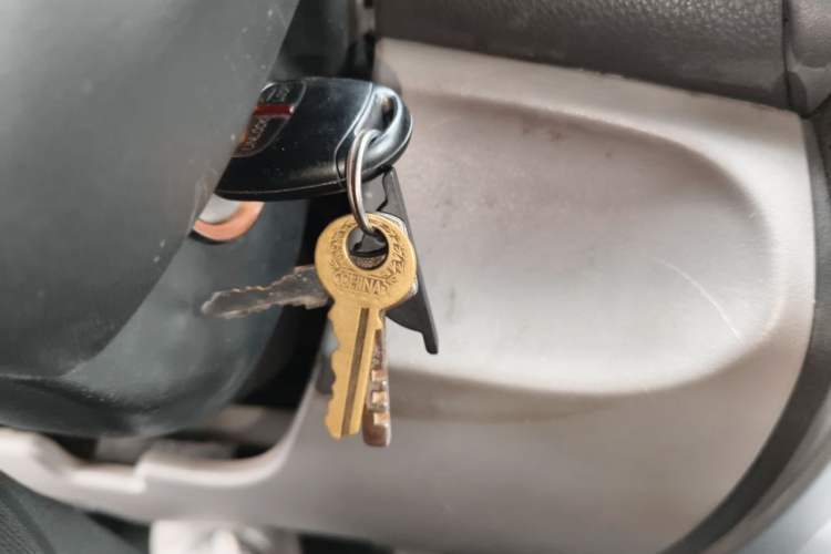 Used Mitsubishi Pajero Sport 2013 3.0L Automatic 4x4 Executive Edition Vehicle Key