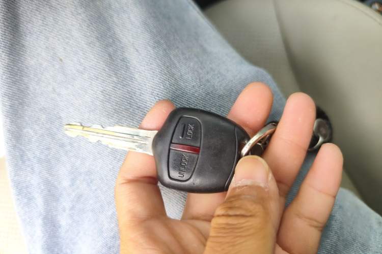 Used Mitsubishi Pajero Sport 2013 3.0L Automatic 4x4 Flagship Edition Vehicle Key