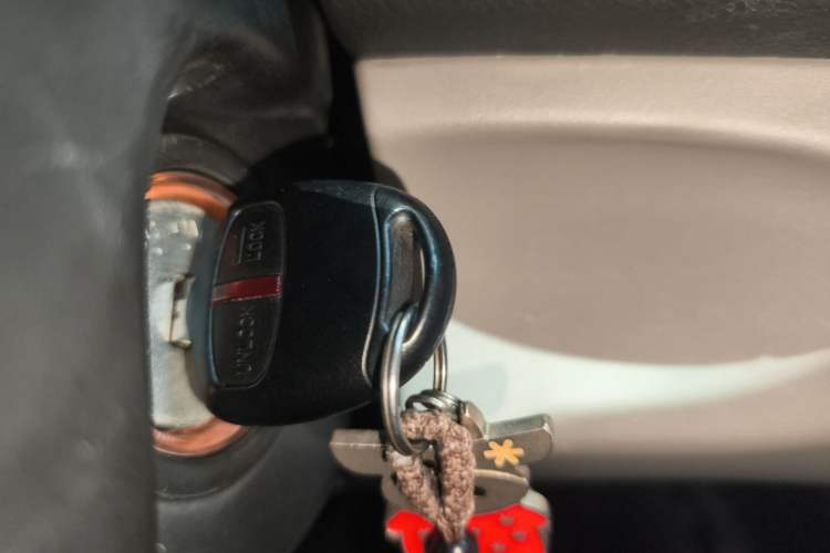 Used Mitsubishi Pajero Sport 2013 3.0L Automatic 4x4 Executive Edition Vehicle Key