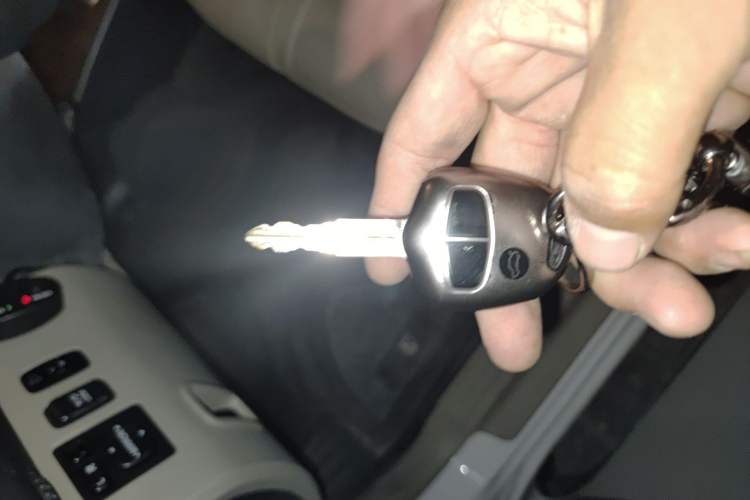 Used Mitsubishi Pajero Sport 2013 3.0L Automatic 4x4 Flagship Edition Vehicle Key