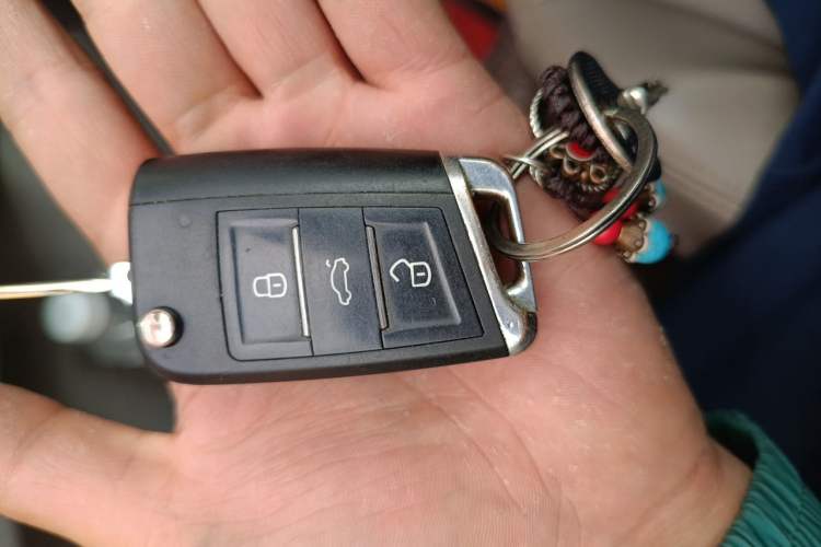 Used Mitsubishi Pajero Sport 2013 2.4L Manual Two-Wheel Drive Comfort Edition Vehicle Key