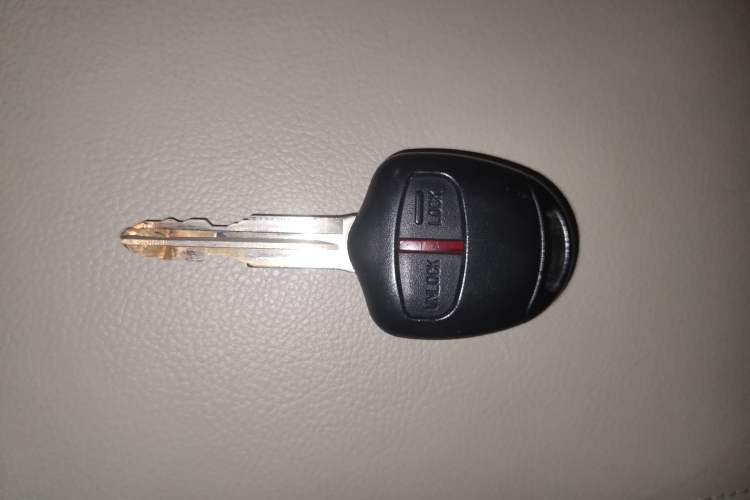 Used Mitsubishi Pajero Sport 2013 3.0L Automatic 4x4 Flagship Edition Vehicle Key