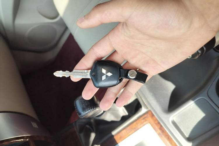 Used Mitsubishi Pajero Sport 2013 3.0L Automatic 4x4 Flagship Edition Vehicle Key