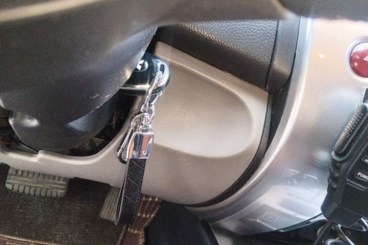 Used Mitsubishi Pajero Sport 2013 3.0L Automatic 4x4 Executive Edition Vehicle Key