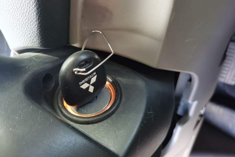 Used Mitsubishi Pajero Sport 2013 3.0L Automatic 4x4 Executive Edition Vehicle Key