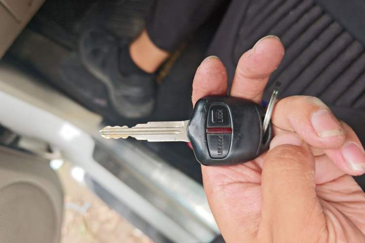 Used Mitsubishi Pajero Sport 2013 3.0L Automatic Two-Wheel Drive Luxury Edition Vehicle Key